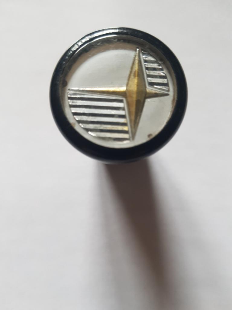 Pommeau de levier RENAULT 8 (R8) 1135 GORDINI LesAnciennes.com