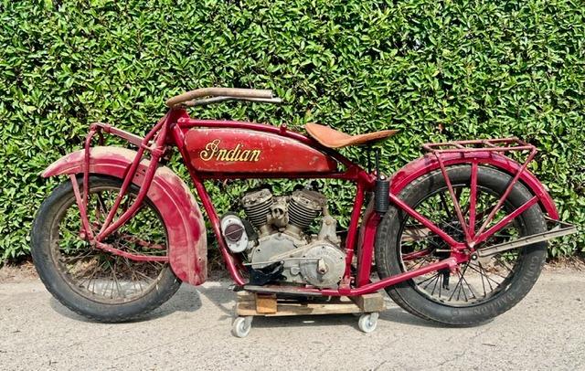 INDIAN Scout - 1927 LesAnciennes.com