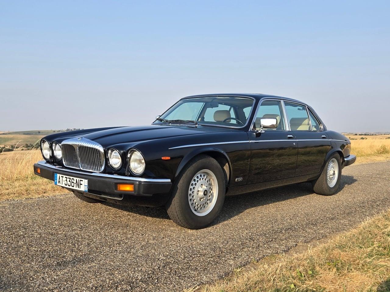 1986 Daimler Double Six Series 3 LesAnciennes.com