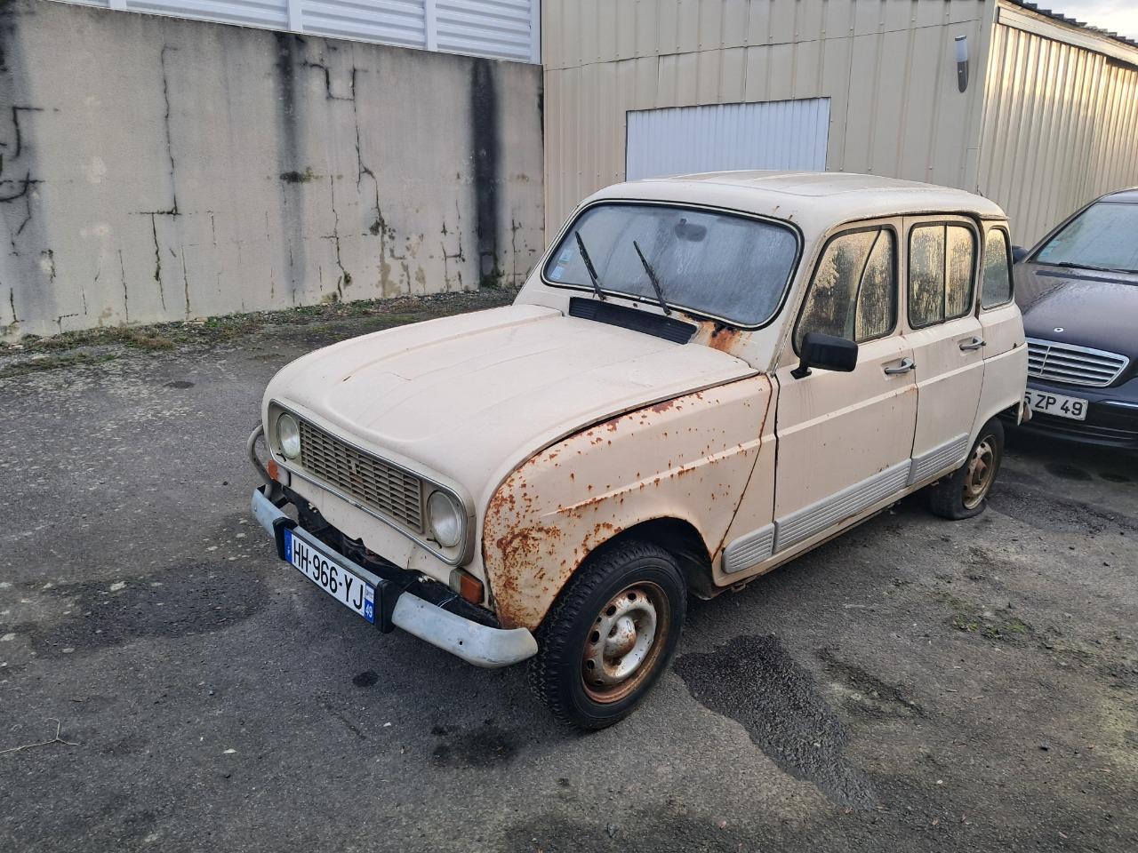 RENAULT 4L (R4L) R4 Clan - 1983 LesAnciennes.com