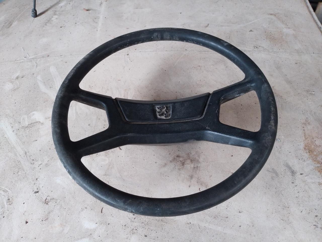 Lot de pièces PEUGEOT J9 J9 LesAnciennes.com