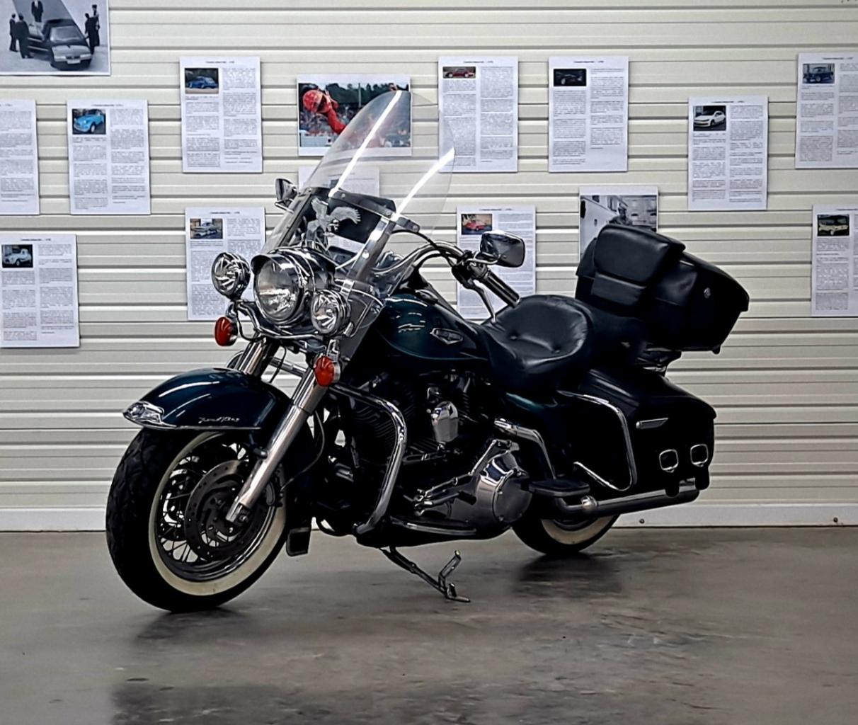 HARLEY DAVIDSON ROAD KING CLASSIC - 2001 LesAnciennes.com