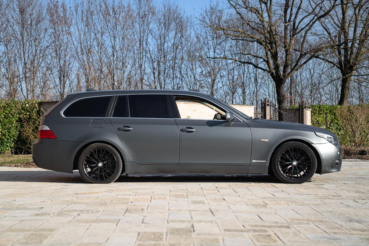 BMW 535 D TOURING - 2005 LesAnciennes.com