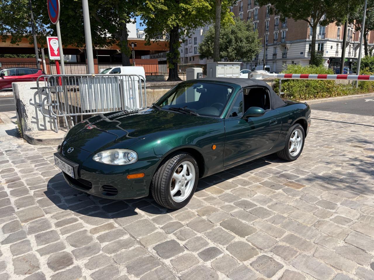 MAZDA MX-5 - 2002 LesAnciennes.com