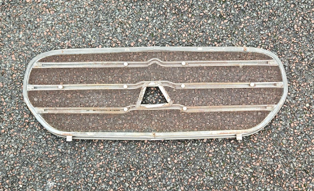 Calandre CITROEN Ami 6 LesAnciennes.com