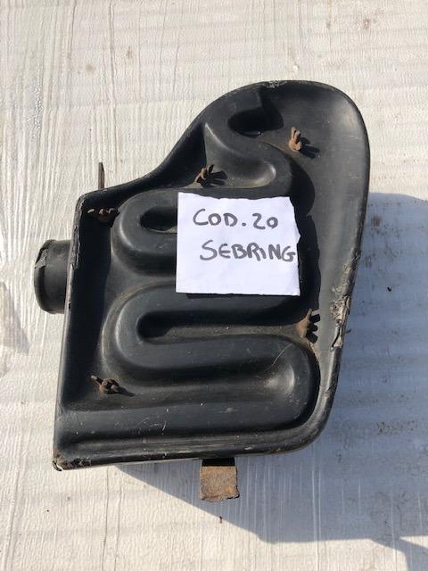 Boîtier de filtre à air sous aile Maserati Sebring LesAnciennes.com