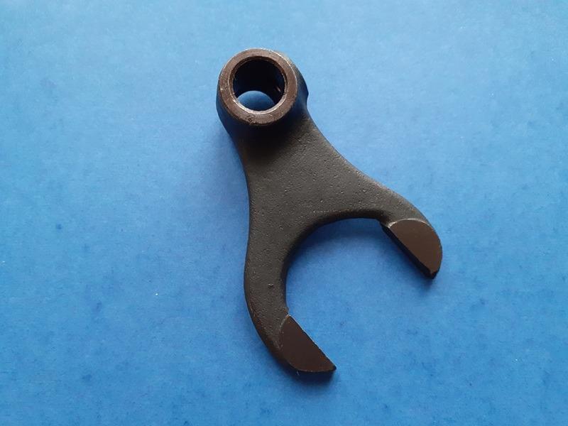 Fourchette CITROEN Traction LesAnciennes.com