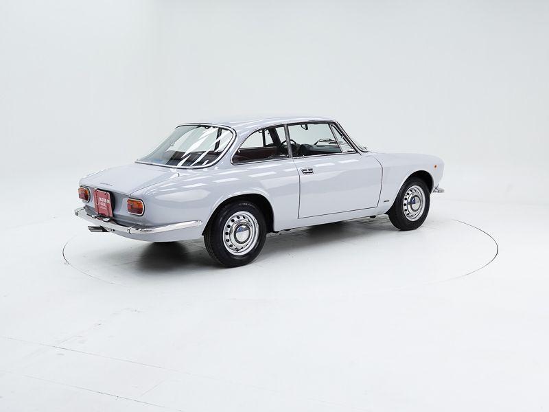 ALFA ROMEO 1300 GT Junior - 1971 LesAnciennes.com
