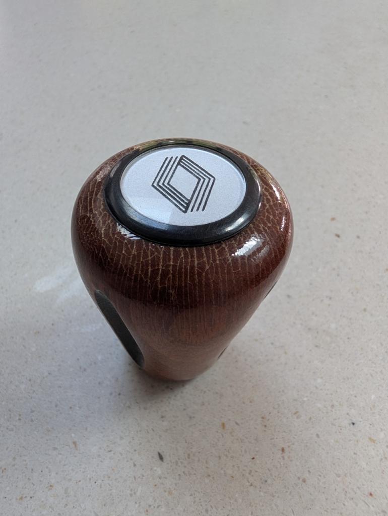 Pommeau de levier de vitesse bois Renault LesAnciennes.com