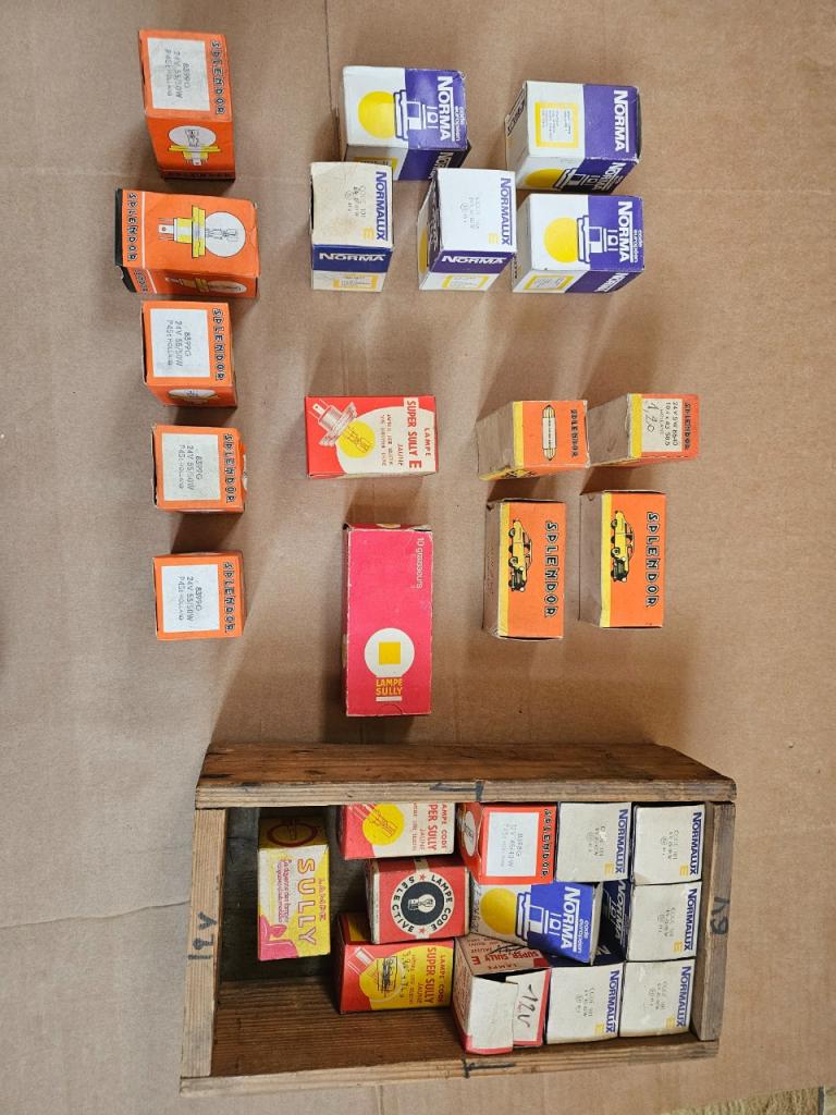 Ancienne ampoule neuve LesAnciennes.com