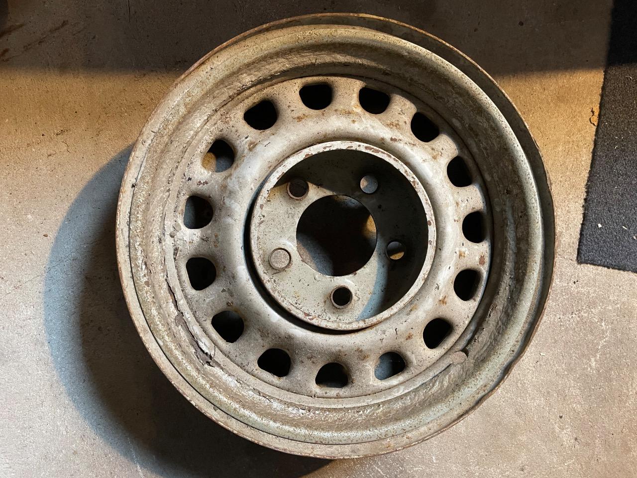 ROUES/JANTES DUNLOP 4-50/16 LesAnciennes.com