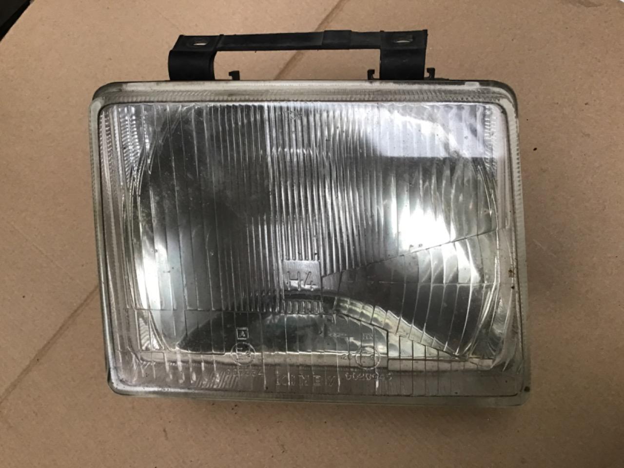 PHARE NEUF DROIT OPEL CORSA LesAnciennes.com