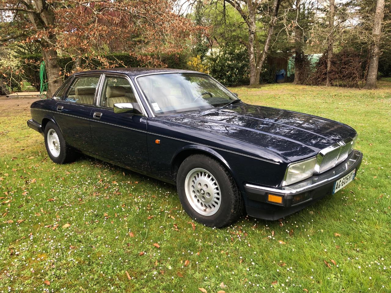 JAGUAR XJ40 Sovereign - 1992 LesAnciennes.com