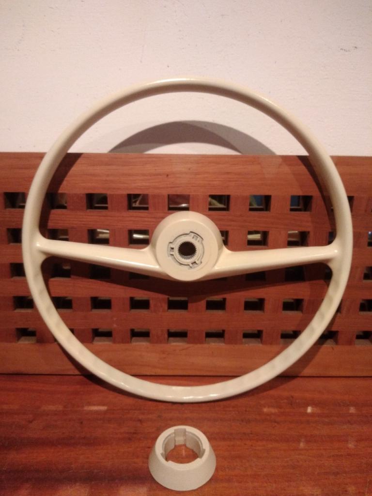 Volant SIMCA Aronde LesAnciennes.com