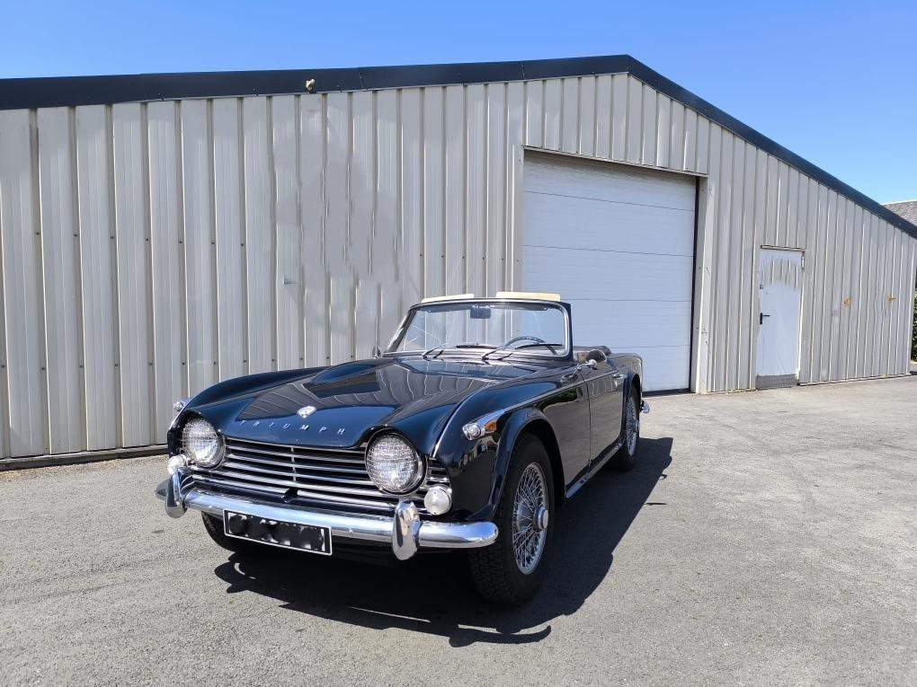 TRIUMPH TR4A CABRIOLET - 1967 LesAnciennes.com
