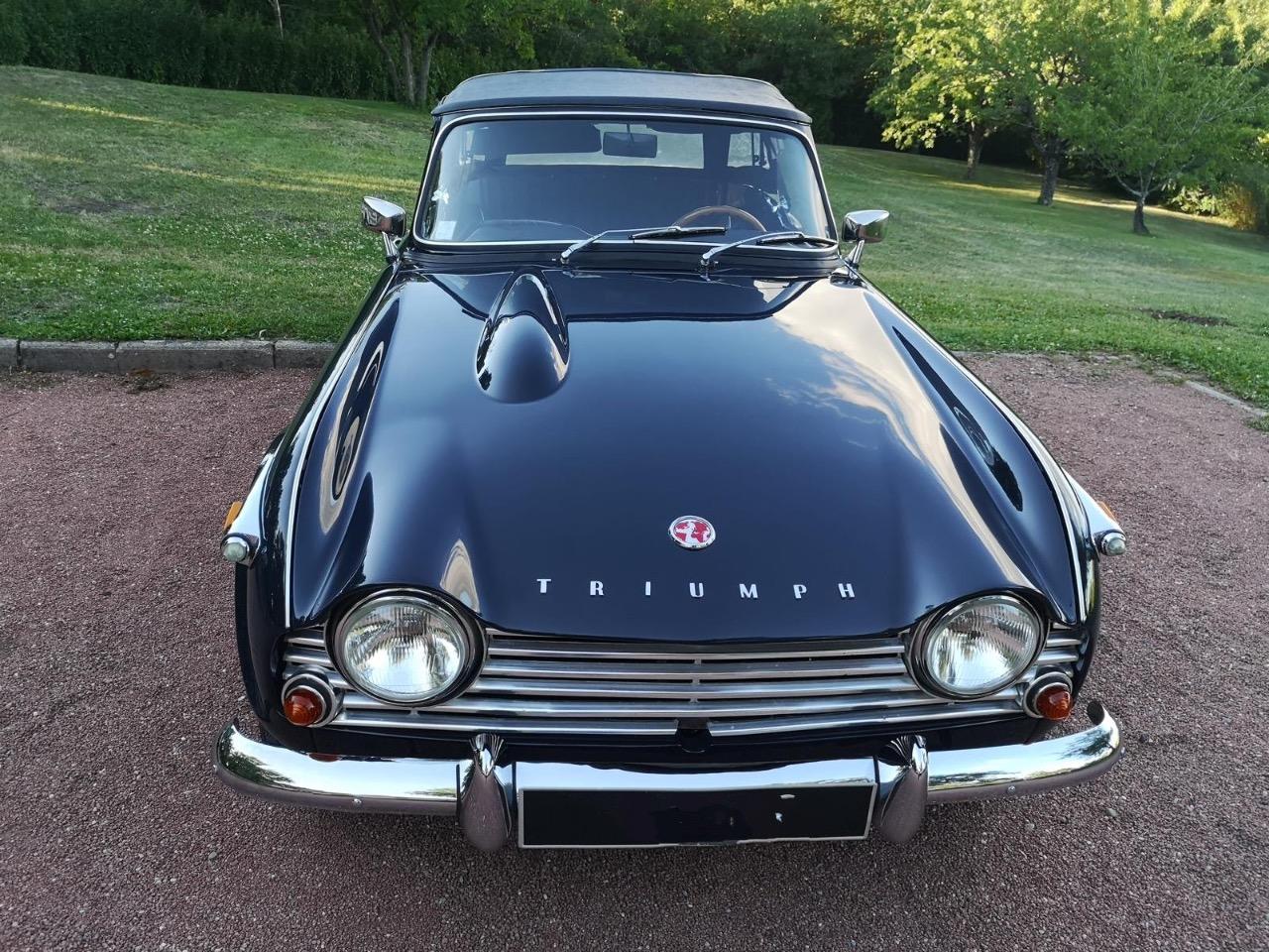 TRIUMPH TR4A IRS - 1967 LesAnciennes.com