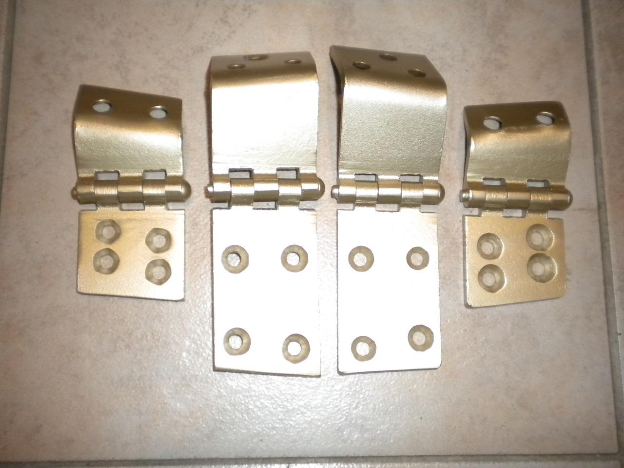 Charnieres de portes Alpine A110 LesAnciennes.com