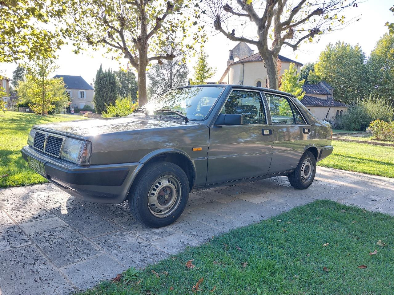 LANCIA Prisma - 1985 LesAnciennes.com