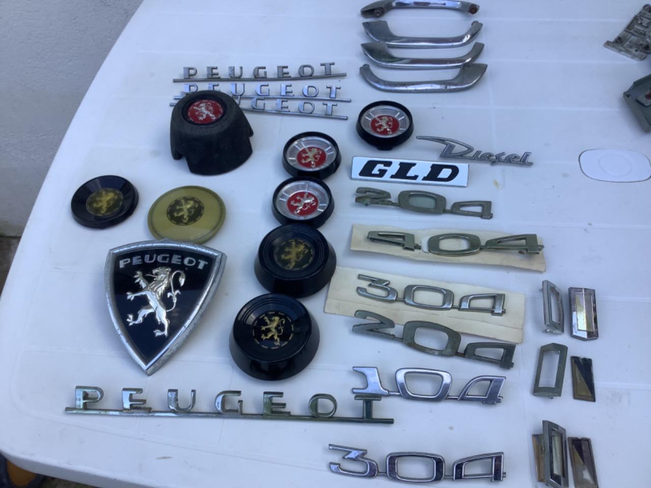 Insigne PEUGEOT Divers LesAnciennes.com