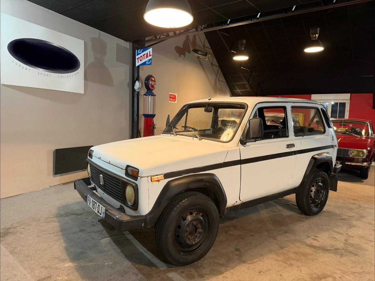 LADA Niva 5 Speed - 1989 LesAnciennes.com