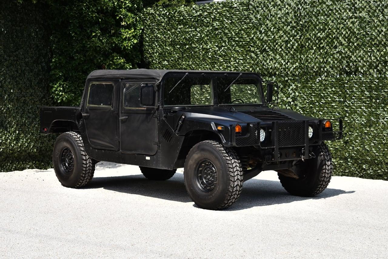 1989 AM General HMMWV M998 “Humvee” 6,2L V8 LesAnciennes.com