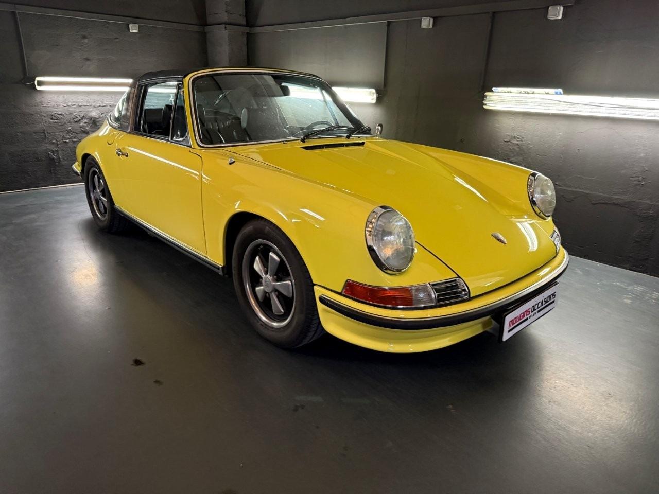 PORSCHE 911 2.4 S TARGA - 1972 LesAnciennes.com