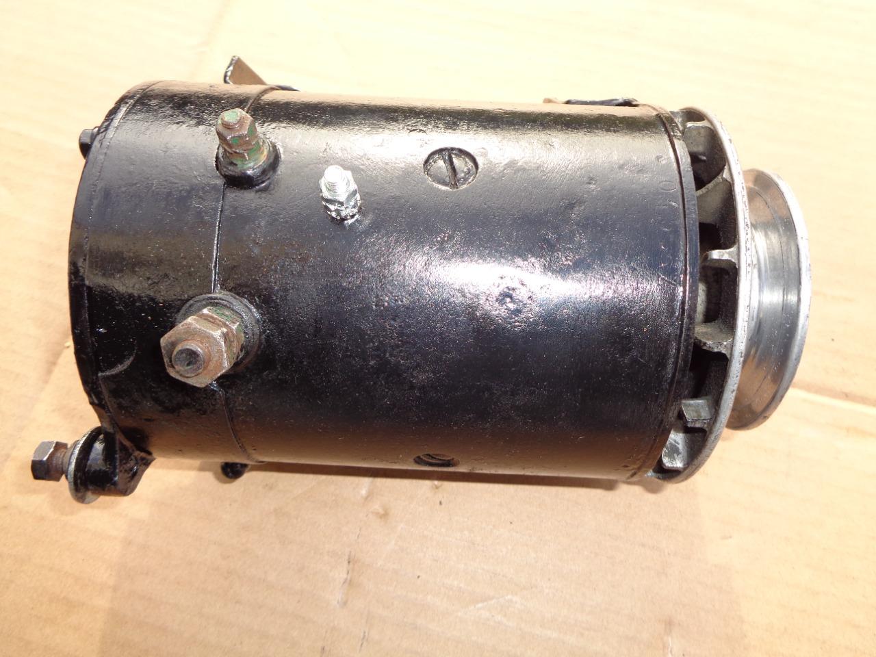 Dynamos CITROEN Traction 11 B LesAnciennes.com