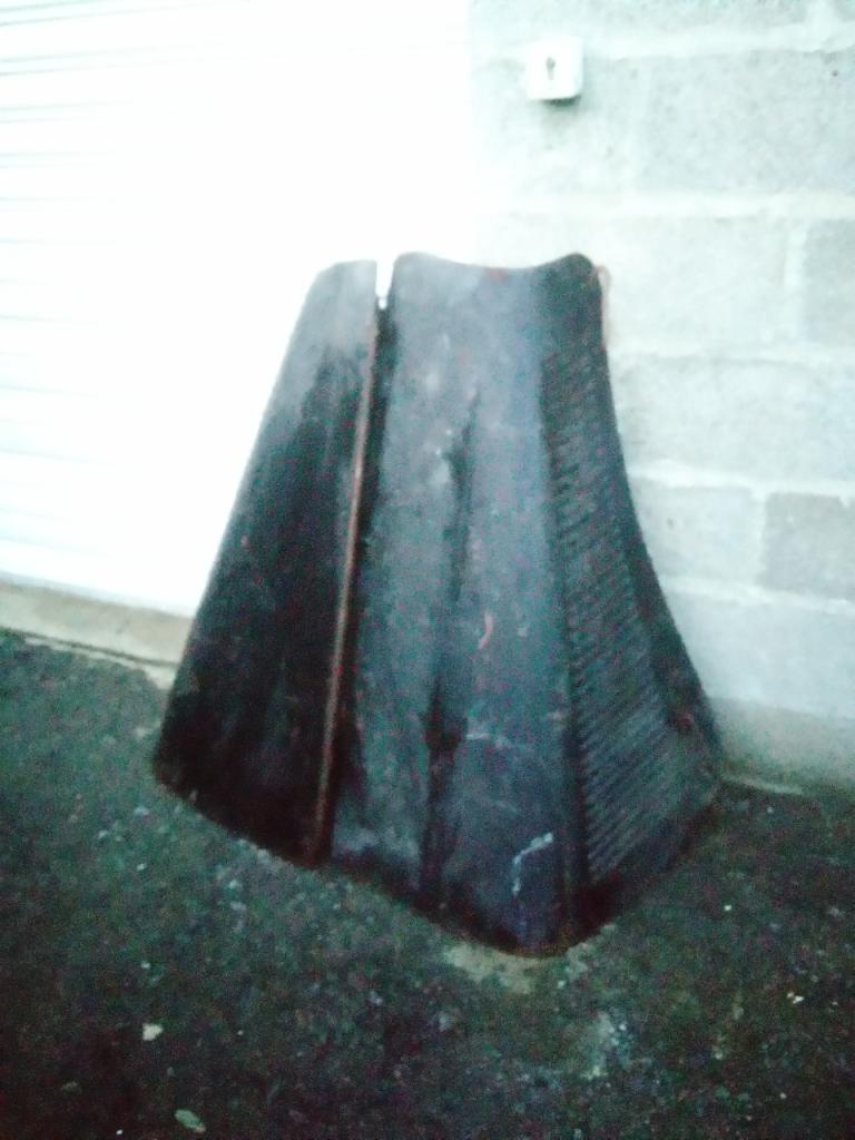 Capot CITROEN Traction LesAnciennes.com