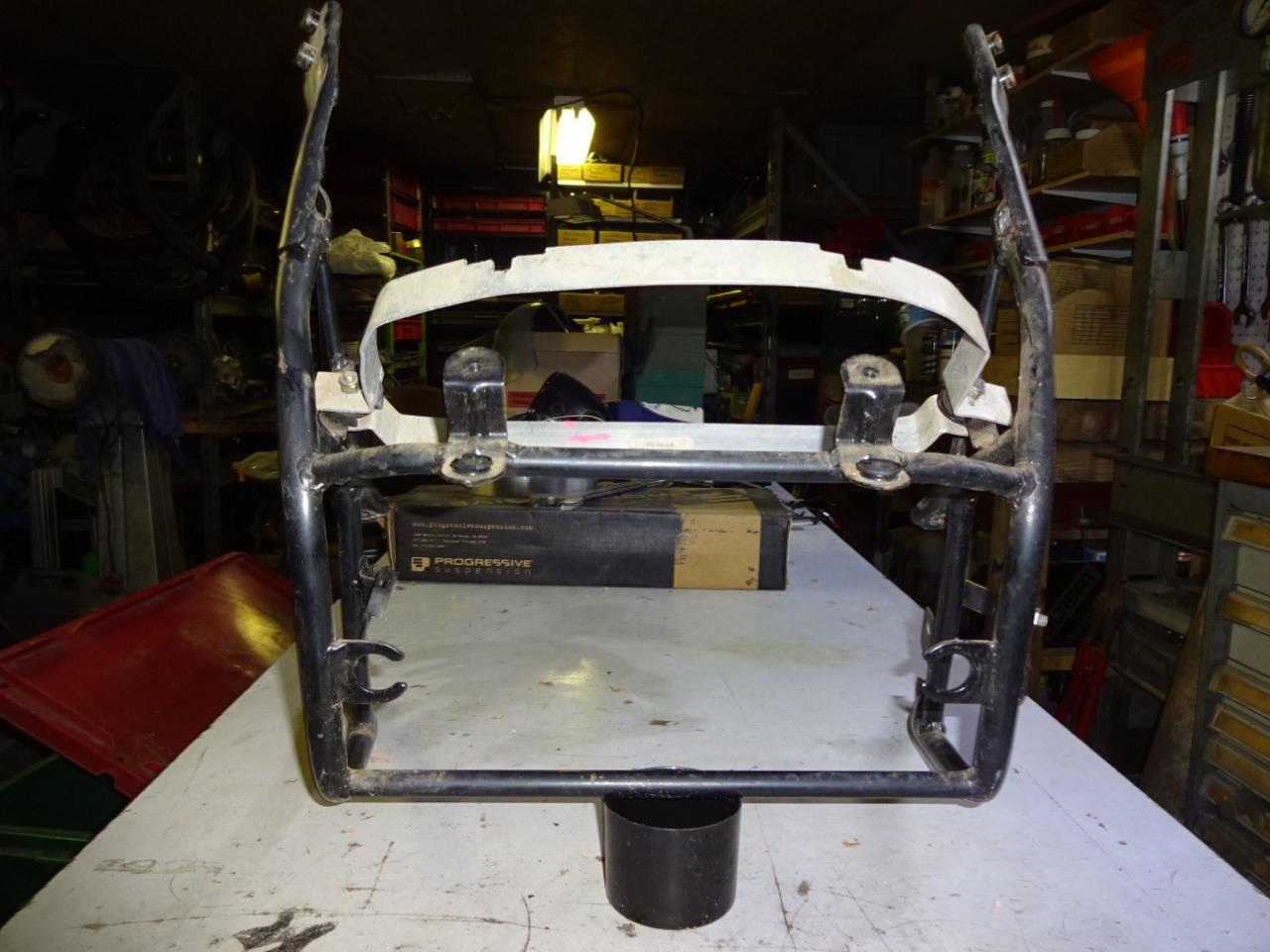 Support carénage YAMAHA FJ 1200 3CX LesAnciennes.com