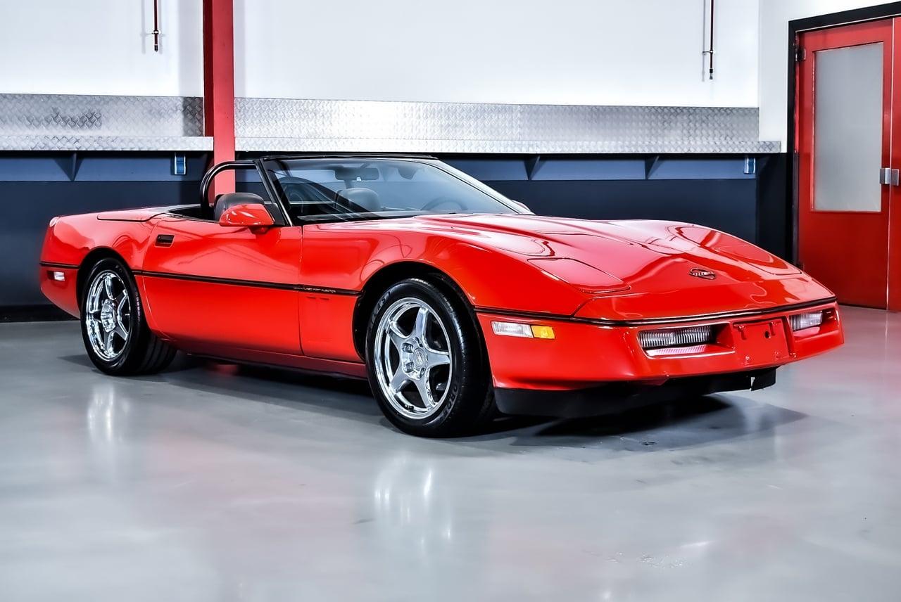 1987 Chevrolet Corvette C4 Convertible 350CI V8 LesAnciennes.com
