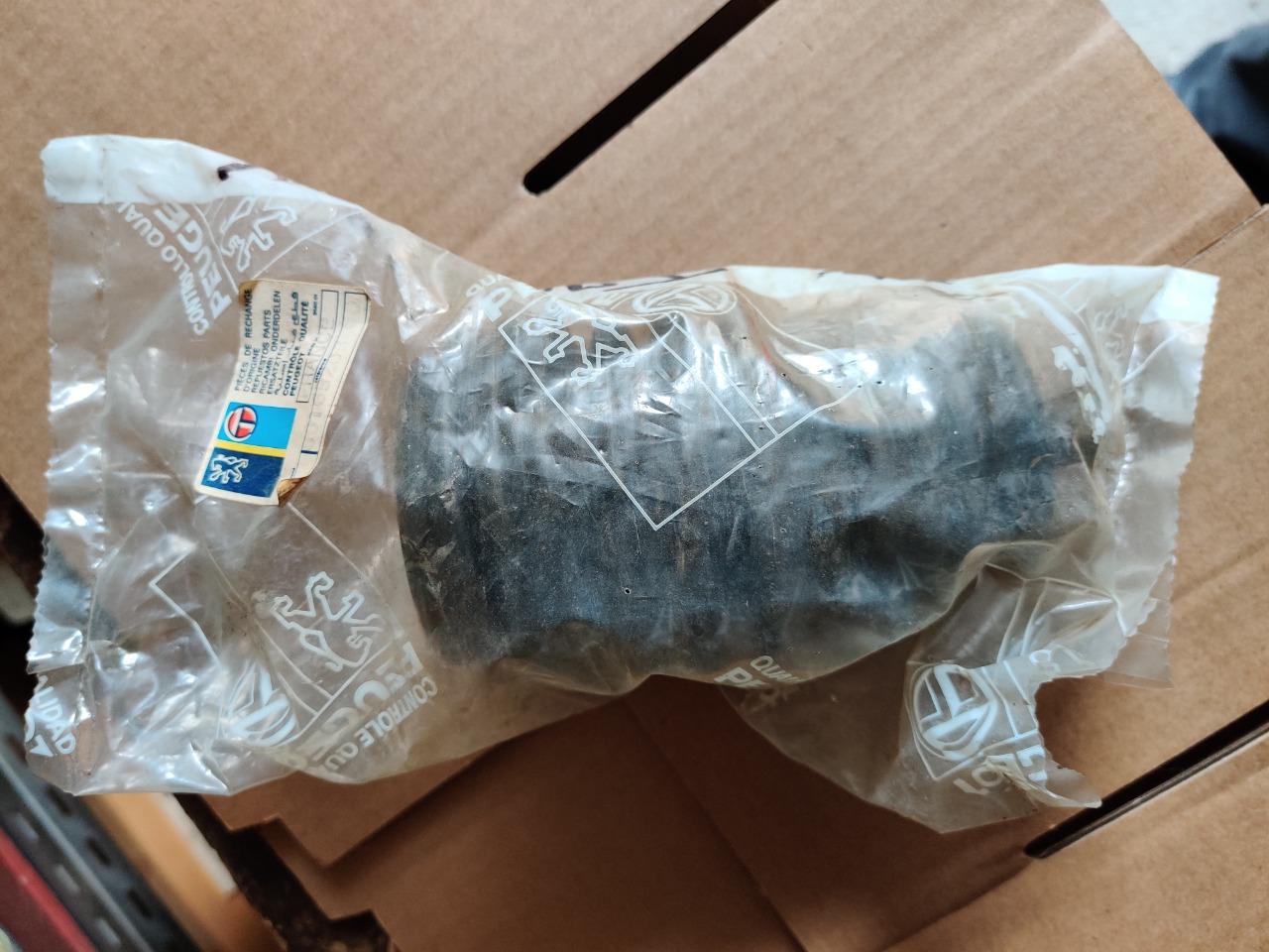 Soufflet direction SIMCA 1100 LesAnciennes.com