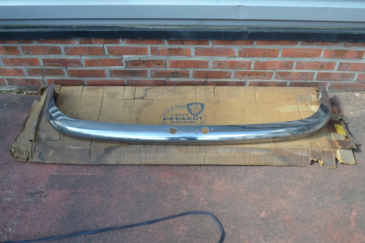 Pare-chocs AR PEUGEOT 204 coupé ou cabriolet LesAnciennes.com