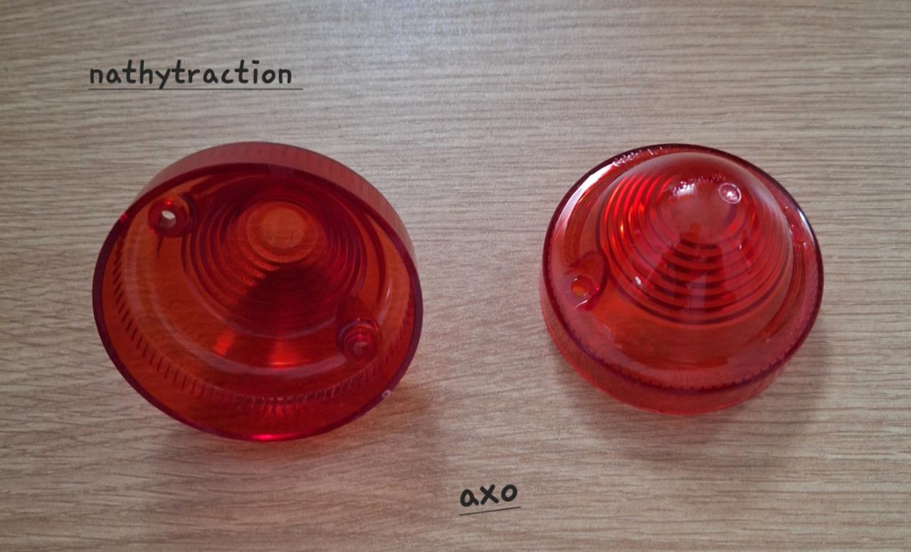 Paire de cabochon feu STOP AR rouge AXO 2CV/HY LesAnciennes.com