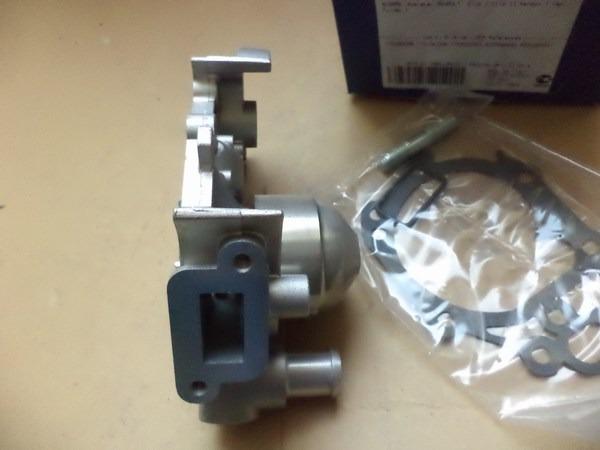 Pompe eau renault 1.2 twingo clio kangoo LesAnciennes.com