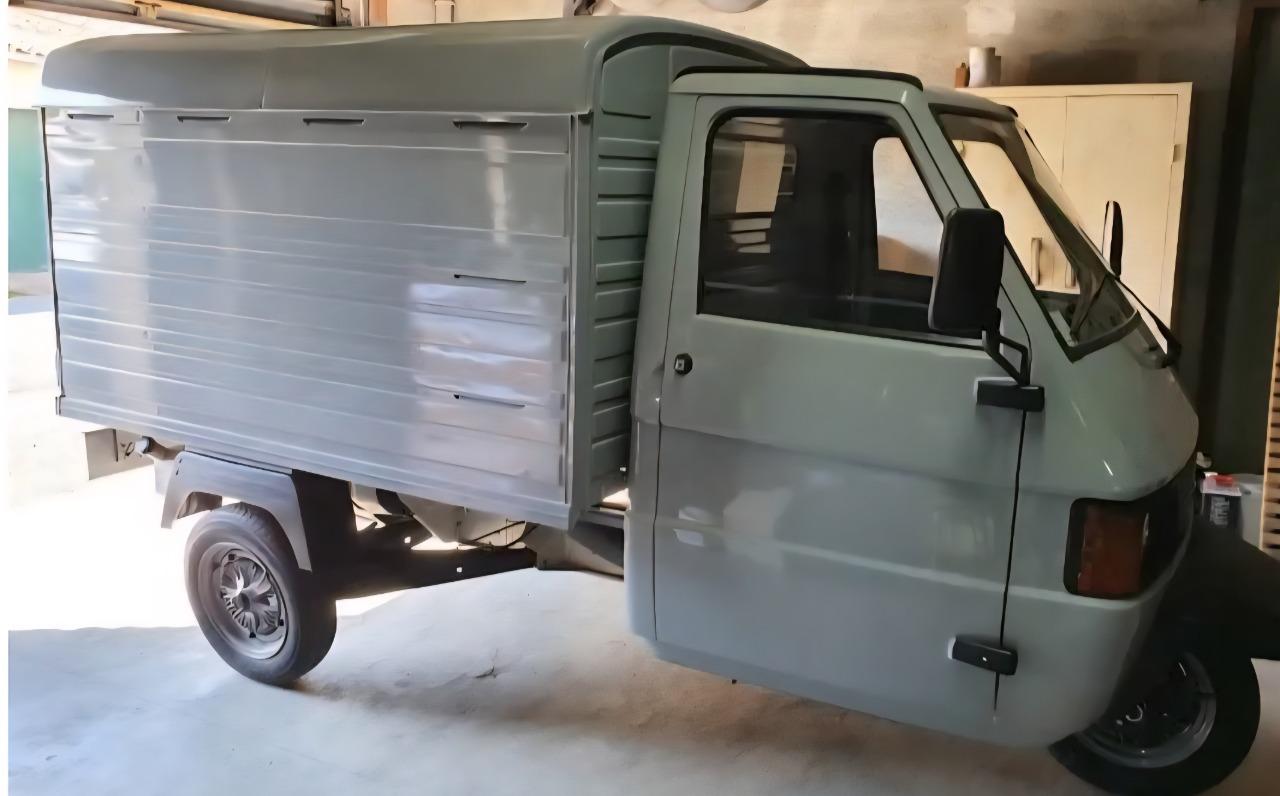 PIAGGIO APE Triporteur APE 218 cm3 - 2013 LesAnciennes.com