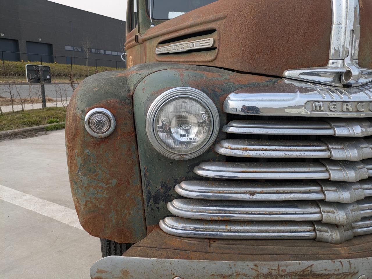 MERCURY 1/2 ton PICKUP TRUCK V8 FLATHEAD - 1946 LesAnciennes.com