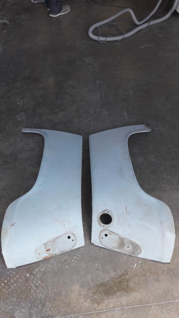 Lot de pièces RENAULT 4 (R4) LesAnciennes.com