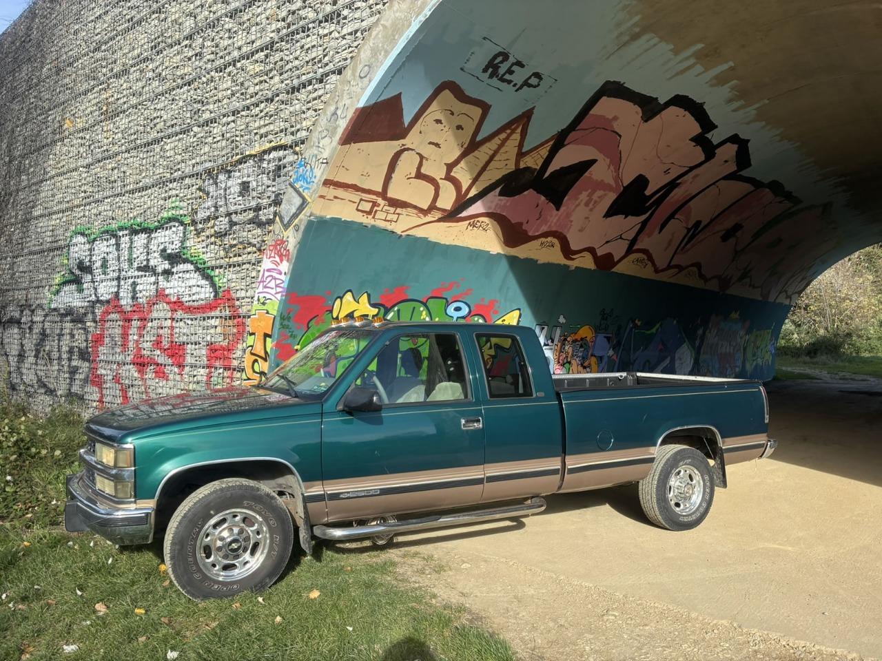 CHEVROLET Silverado 2 C2500 V8 Diesel 6.5L - 1998 LesAnciennes.com