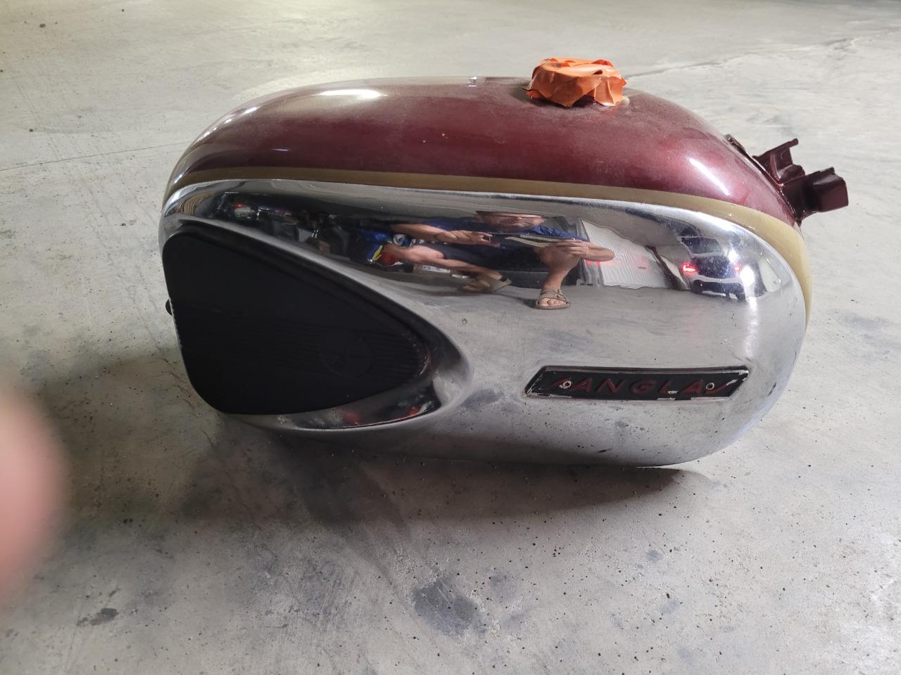 Réservoir SANGLAS 400 LesAnciennes.com