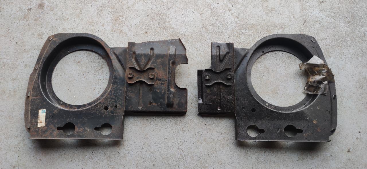 Tôles de phares SIMCA 1100 LesAnciennes.com