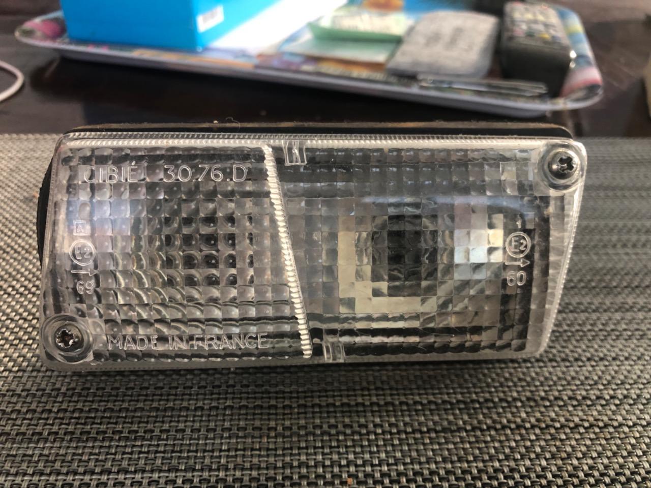 Feux clignotant cibie RENAULT 6 (R6) LesAnciennes.com