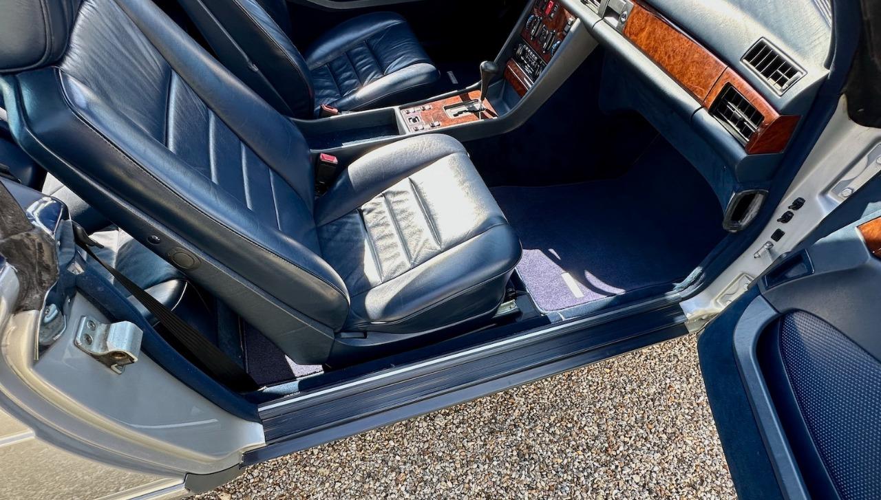MERCEDES 380 SEC COUPE - 1984 LesAnciennes.com