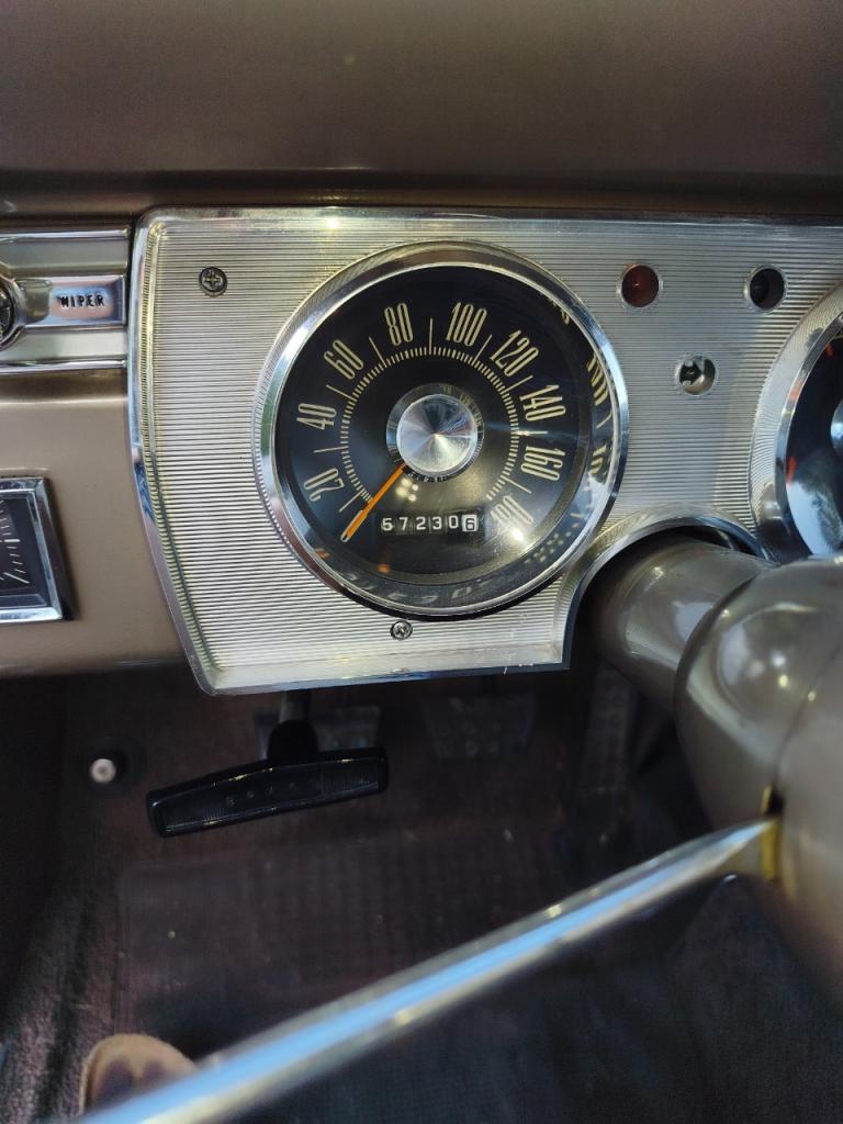 PLYMOUTH Valiant 4 portes - 1965 LesAnciennes.com