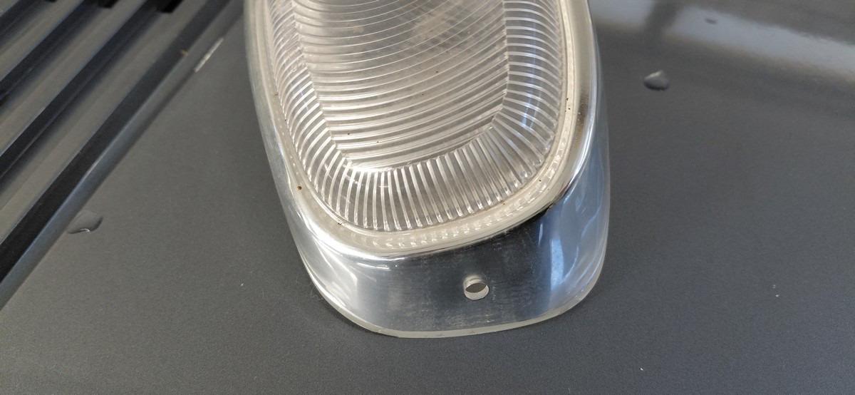 Cabochon feu av PEUGEOT 404 LesAnciennes.com