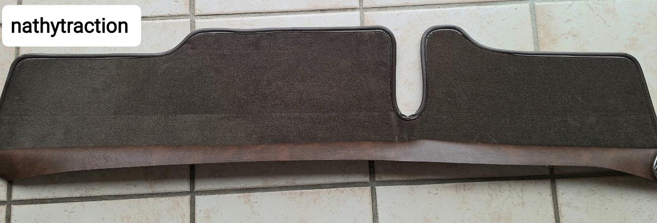 Tapis planche de bord Marron TRACTION 15/6 LesAnciennes.com