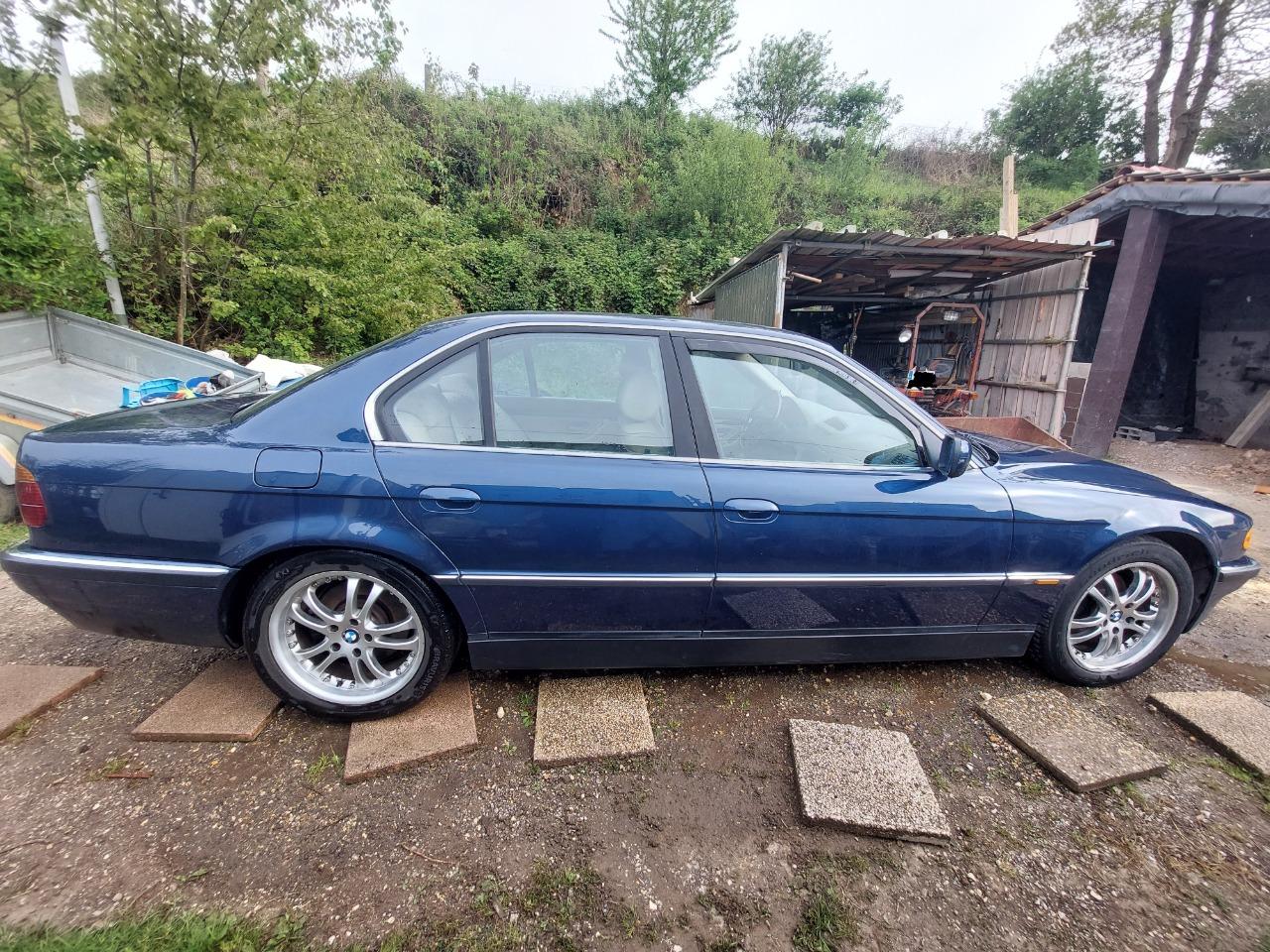 BMW 730 - 1999 LesAnciennes.com