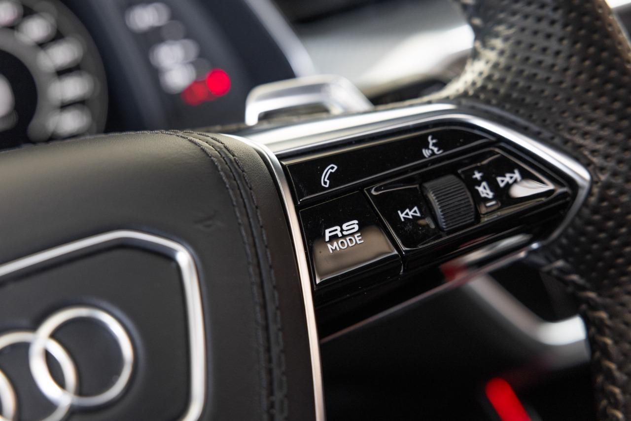 AUDI RS6 C8 LesAnciennes.com