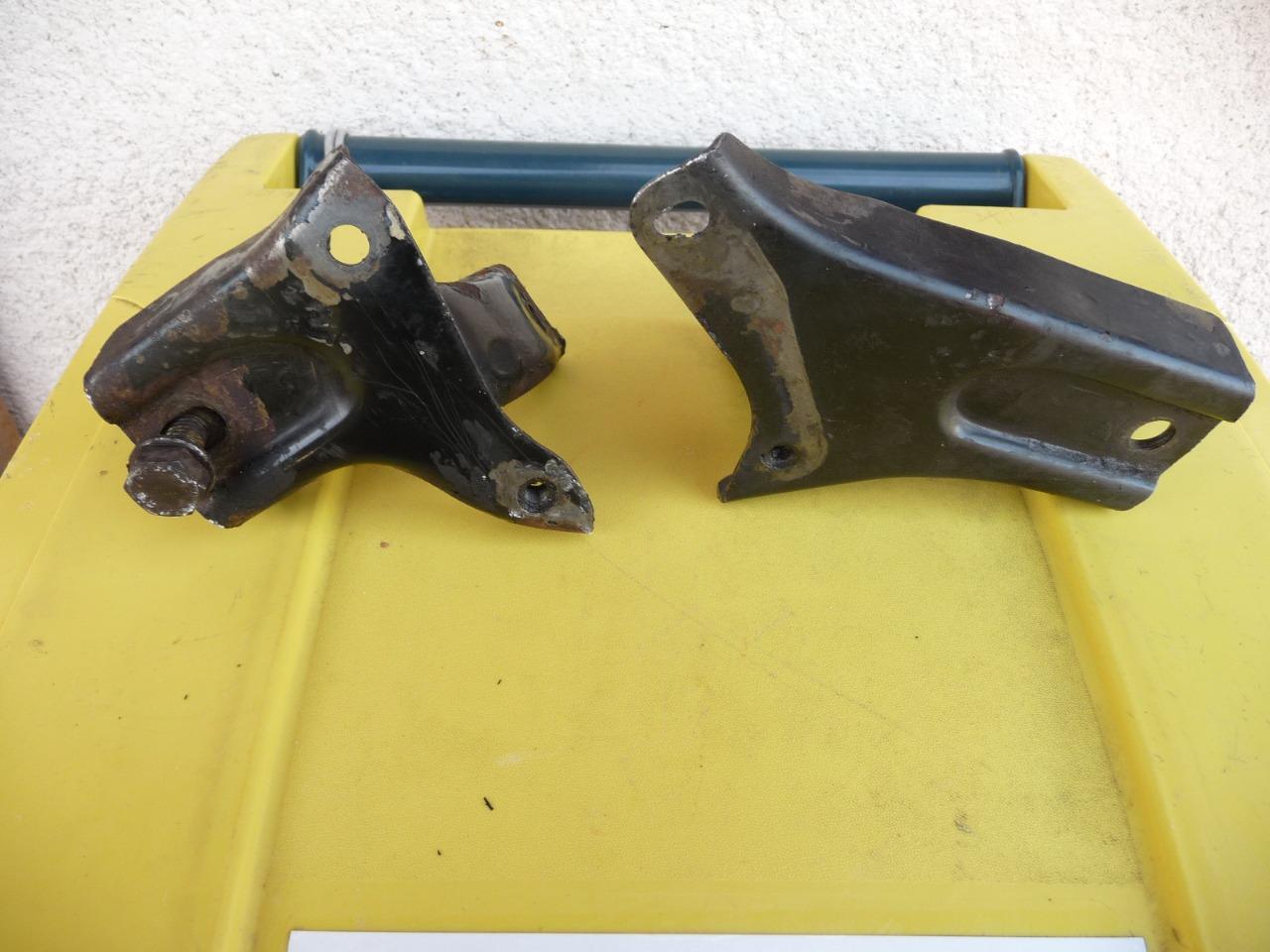 Pièces RENAULT 17 TS:r12 gord patte support BV 96 LesAnciennes.com