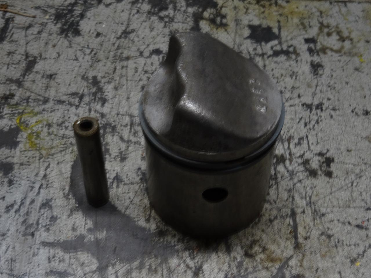 Piston TERROT LesAnciennes.com