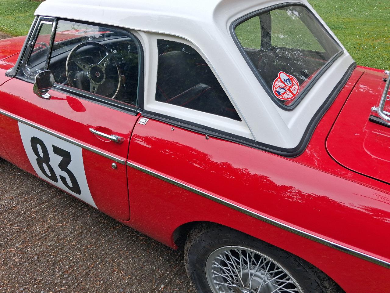 MG MGB 97cv - 1965 LesAnciennes.com